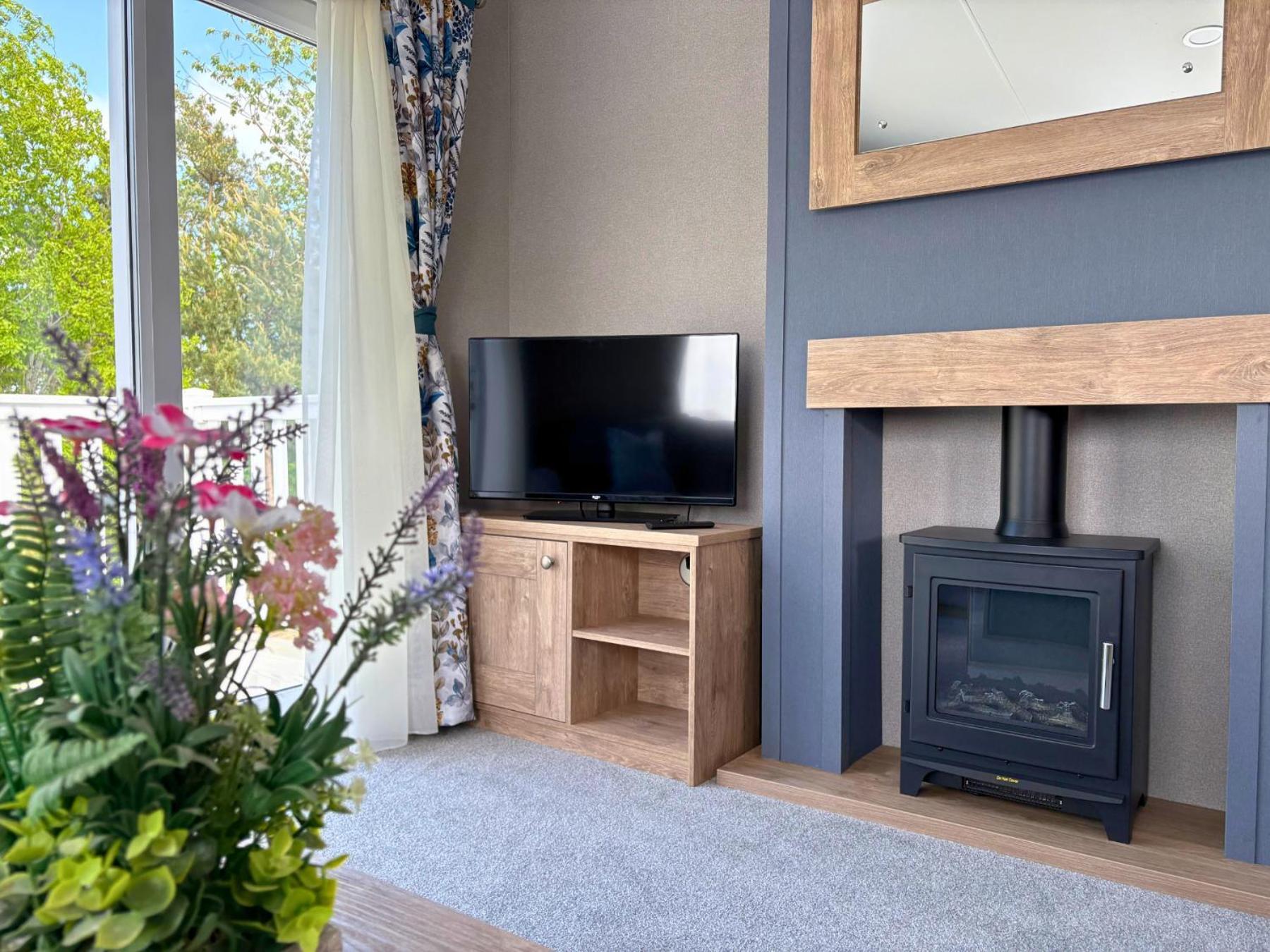 Linwater Caravan Park - Luxury Lodges And Static Caravans Near Edinburgh Newbridge  Exterior foto