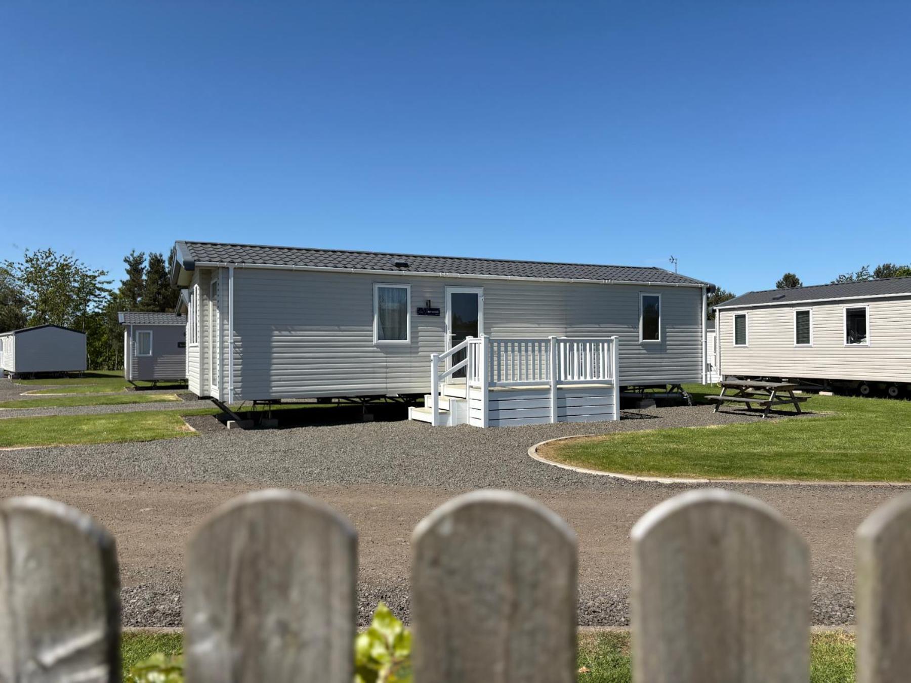 Linwater Caravan Park - Luxury Lodges And Static Caravans Near Edinburgh Newbridge  Exterior foto